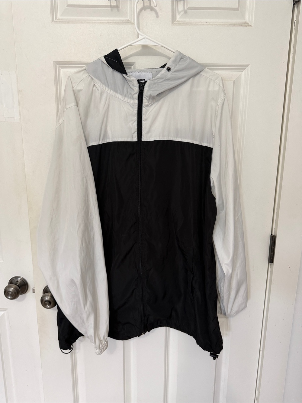 Fashion Nova Payne Windbreaker Hooded Jacket size XXL black white Colorblock